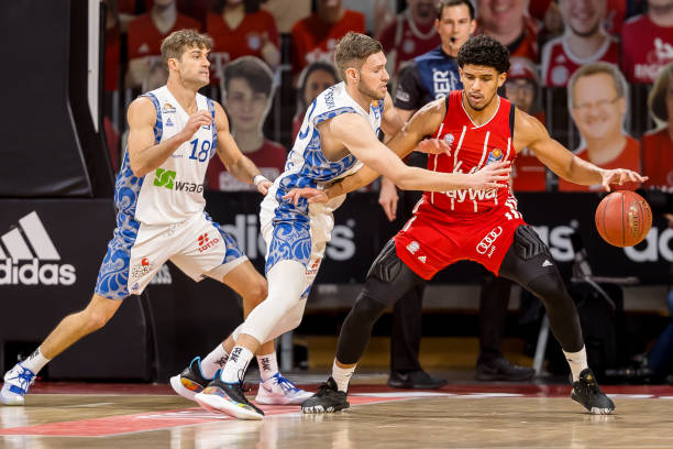 与对方替补 与对方替补