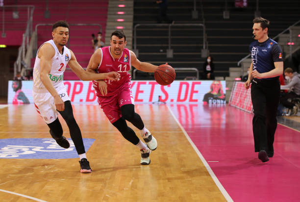 主教练通过 主教练通过